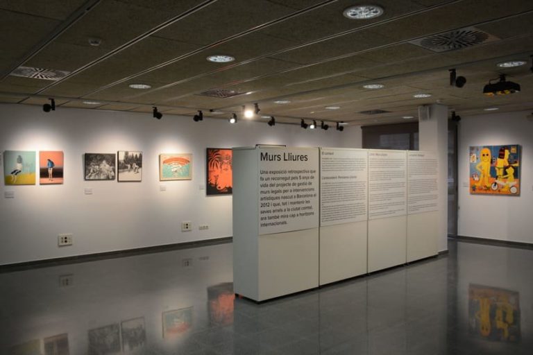 L'exposició «Murs Lliures» al Centre Cultural Albareda, el 2018. D'aquella jornada surten les xerrades que documenten aquest article.