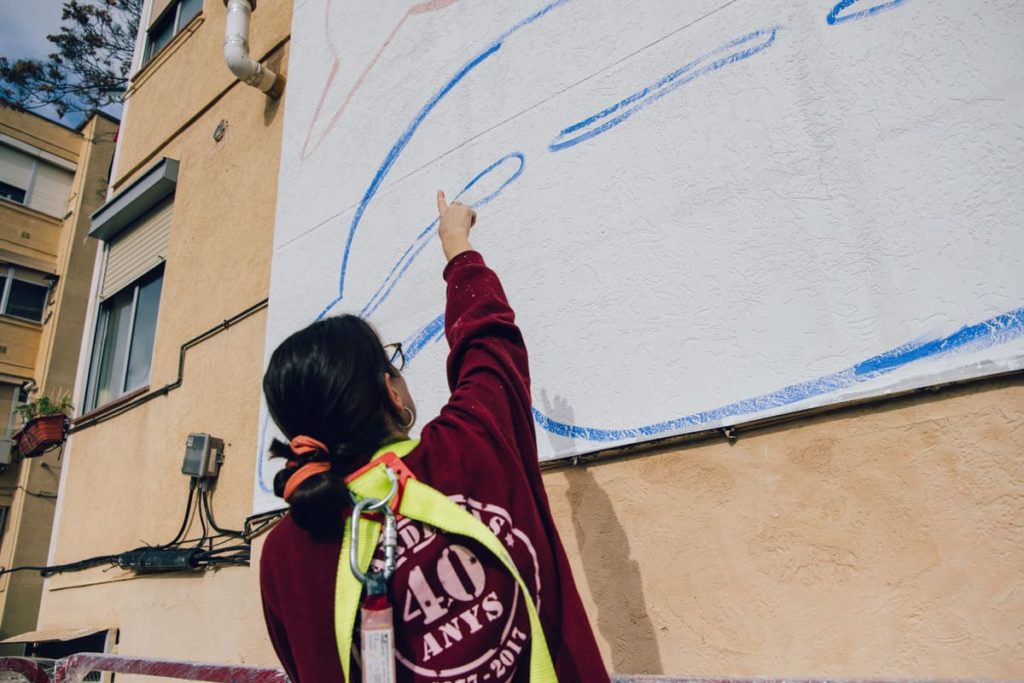 Lara Costafreda (2) Fotografía del mural – Mural La Florida by Lara Costafreda, La Florida, L'Hospitalet de Llobregat, intervención artística, Rebobinart 2021