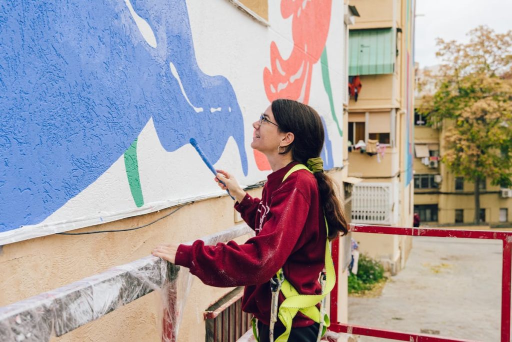 Lara Costafreda (3) Vista general del mural – Mural La Florida by Lara Costafreda, La Florida, L'Hospitalet de Llobregat, arte urbano en Barcelona, Rebobinart 2021