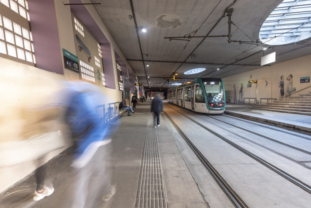 elisa-capdevila-estació-art-urbà-tram-sant-martí-provençals (2)