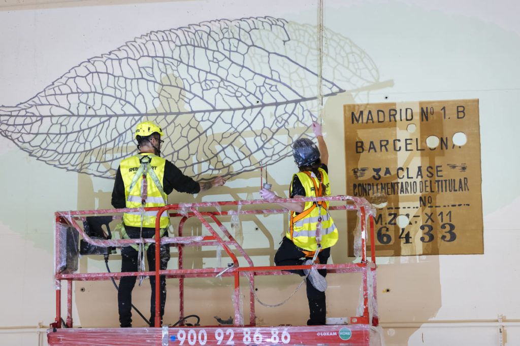 adif-rebobinart-estacio-sant-andreu-comtal-mural-art-urba-miquel-wert-roc-blackblock-dia-5-6 (11) Arte urbano España Roc Blackblock Miquel Wert – ADIF Sant Andreu Barcelona, Rebobinart