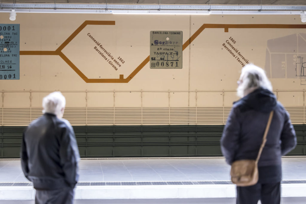 adif-rebobinart-estacio-sant-andreu-comtal-mural-art-urba-miquel-wert-roc-blackblock-dia-7-inauguracio-politics (7) Arte público Roc Blackblock Miquel Wert – nova estació Sant Andreu ADIF, Barcelona, Rebobinart
