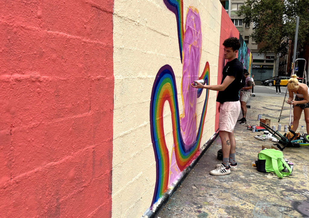 Moment de l'activitat – LGTBIQ+ JAM 2023, Barcelona, mural per a ajuntament, Rebobinart 2023