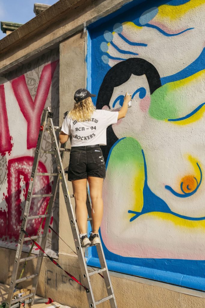 DSC_4128 Fachada con el mural – Wall Lab La Model 2023, Barcelona, street art, Rebobinart 2023
