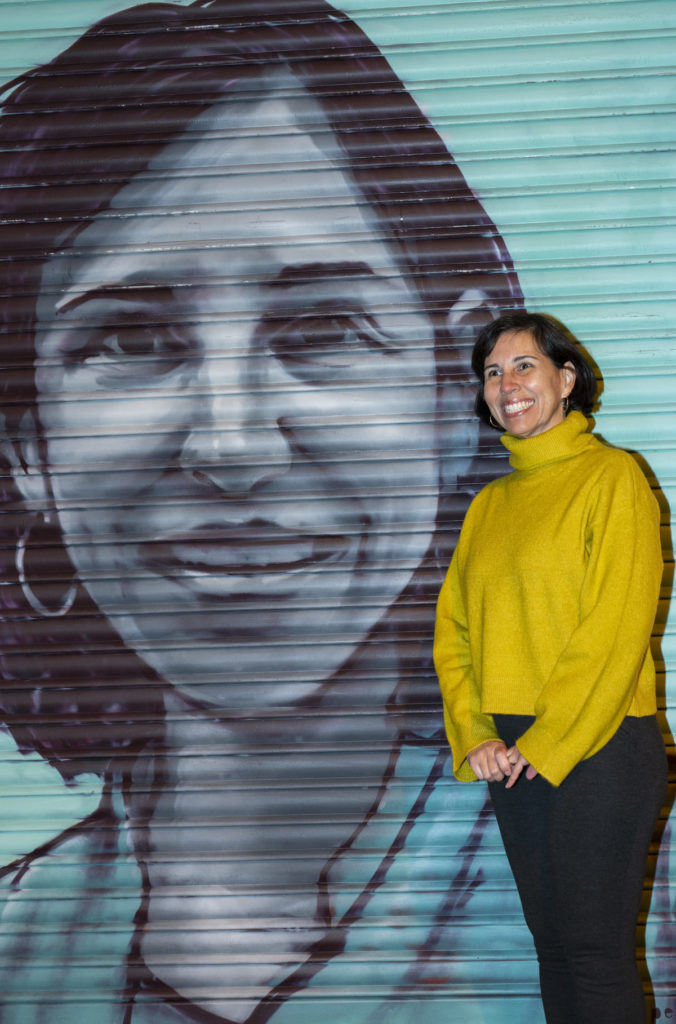 _DSC0288 Fachada con el mural – El comercio siempre está, La Sagrera, Barcelona, arte urbano, Rebobinart 2023
