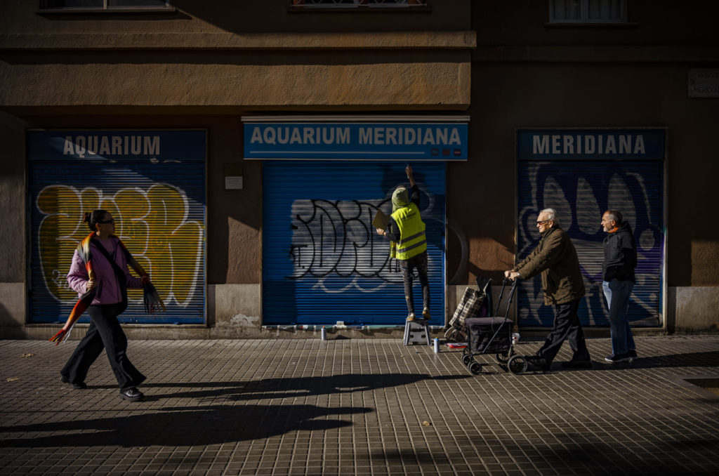 _DSC9284 Vista general del mural – El comercio siempre está, La Sagrera, Barcelona, arte urbano, Rebobinart 2023