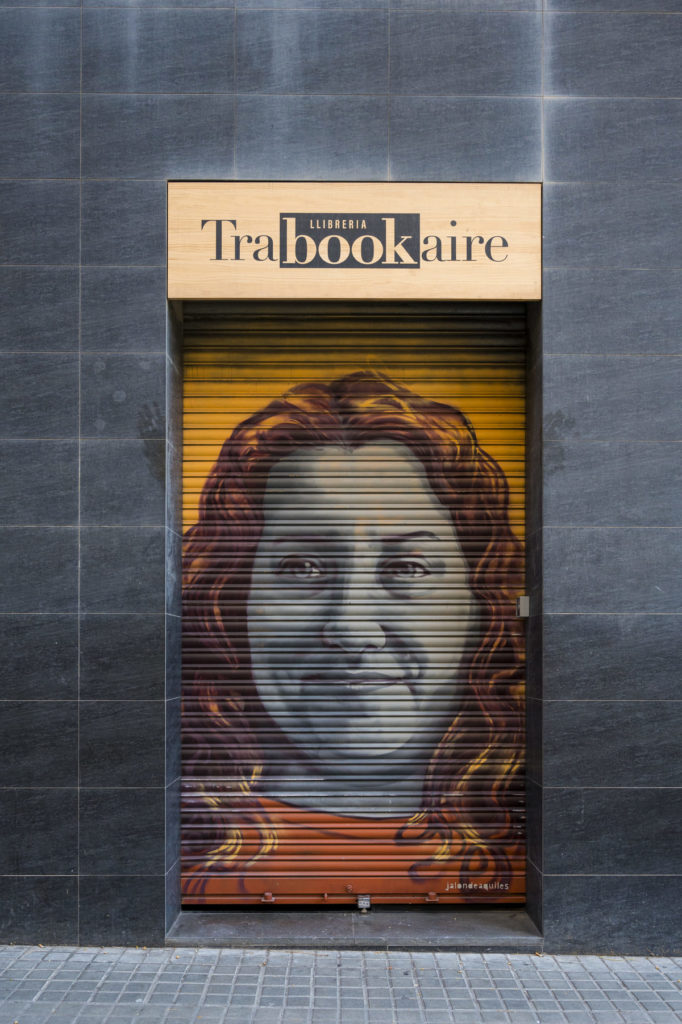 Persianes_sagrera_saac_comerç_art_urba_rebobinart_bcd (4) Mural – El comercio siempre está, La Sagrera, Barcelona, intervención urbana, foto 73, Rebobinart 2023