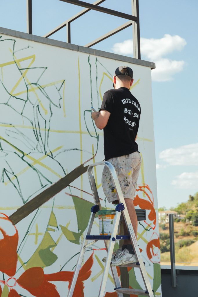 Rebobinart_LivensaLiving_Granada_AlbertoMontes (4) Proceso de creación del mural – Re-visión de un paisaje granaíno by Alberto Montes, Granada, mural de gran formato, Rebobinart 2024