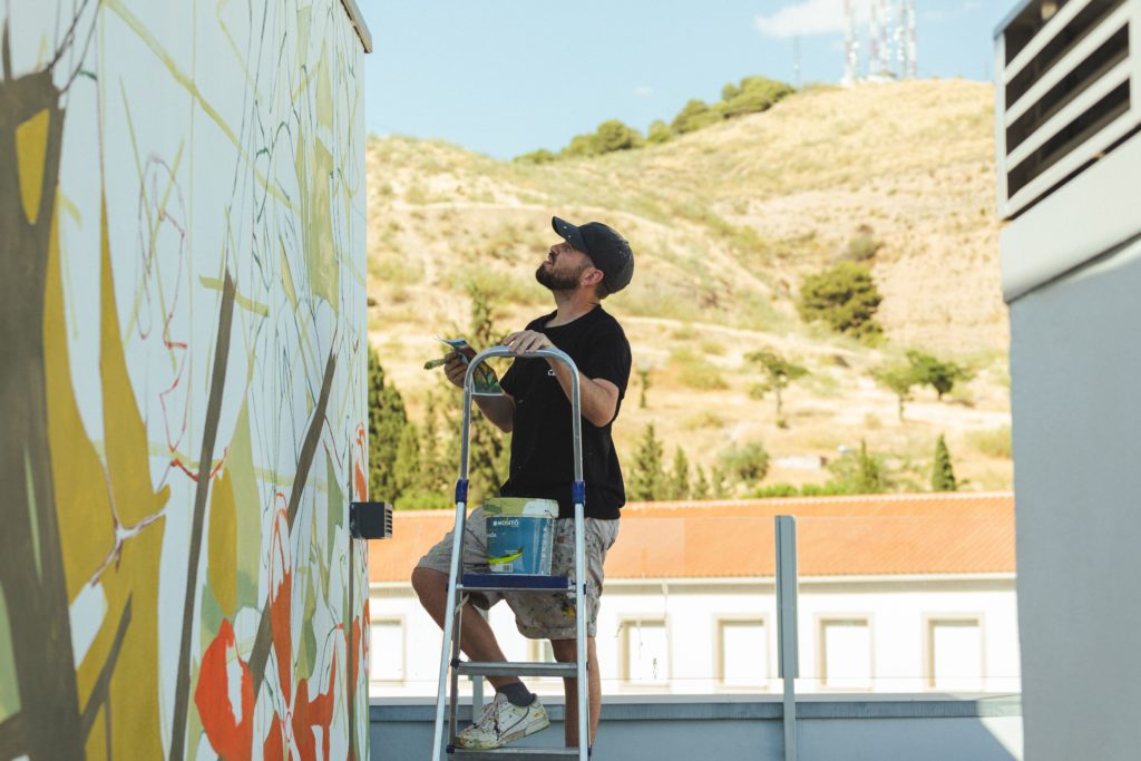 Rebobinart_LivensaLiving_Granada_AlbertoMontes_H (3) Detalle del mural – Re-visión de un paisaje granaíno by Alberto Montes, Granada, mural contemporáneo, Rebobinart 2024