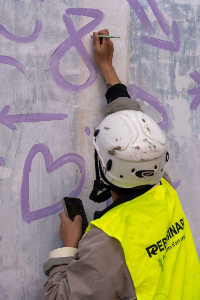 arte urbano españa rebobinart (2) Mural comunitari Núria Toll Dones en Moviment, art urbà social 8M Barcelona, Rebobinart