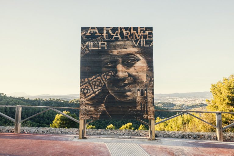 Retrat art urbà Carme Vilà per LPVD*A Antoine Guignard, Torre Baró Nou Barris, Rebobinart