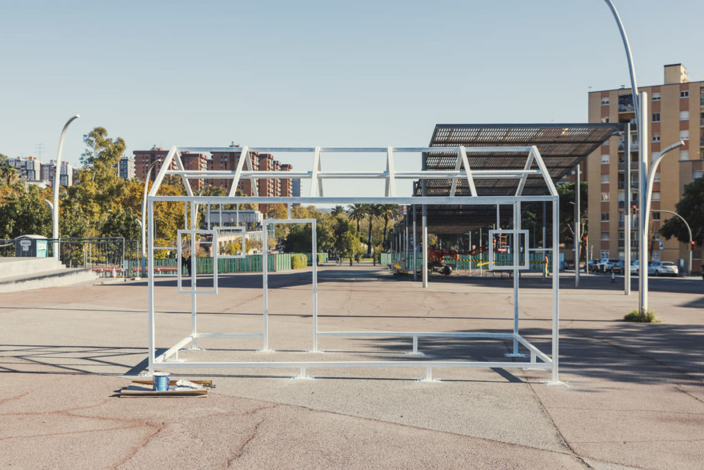 Basurama – Tejados, detalle de los materiales reutilizados Intervención artística Basurama – Tejados, terrados como espacio público Nou Barris, Barcelona