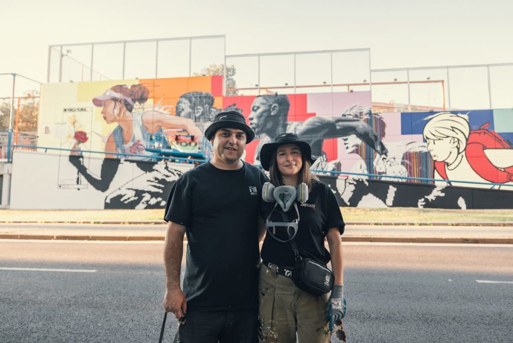 Mural gran formato Jay Kaes, testimonio integración Nou Barris Barcelona, Rebobinart 2025