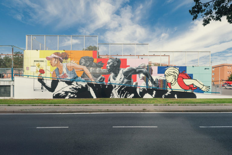 Mural Jay Kaes – Força plural, art urbà a Nou Barris, Barcelona, Rebobinart