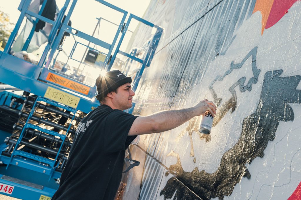 jay-kaes-forca-plural-nou-barris-tipus4 Mural painting Sidonie – Catalan Graffiti, public art Barcelona, Rebobinart
