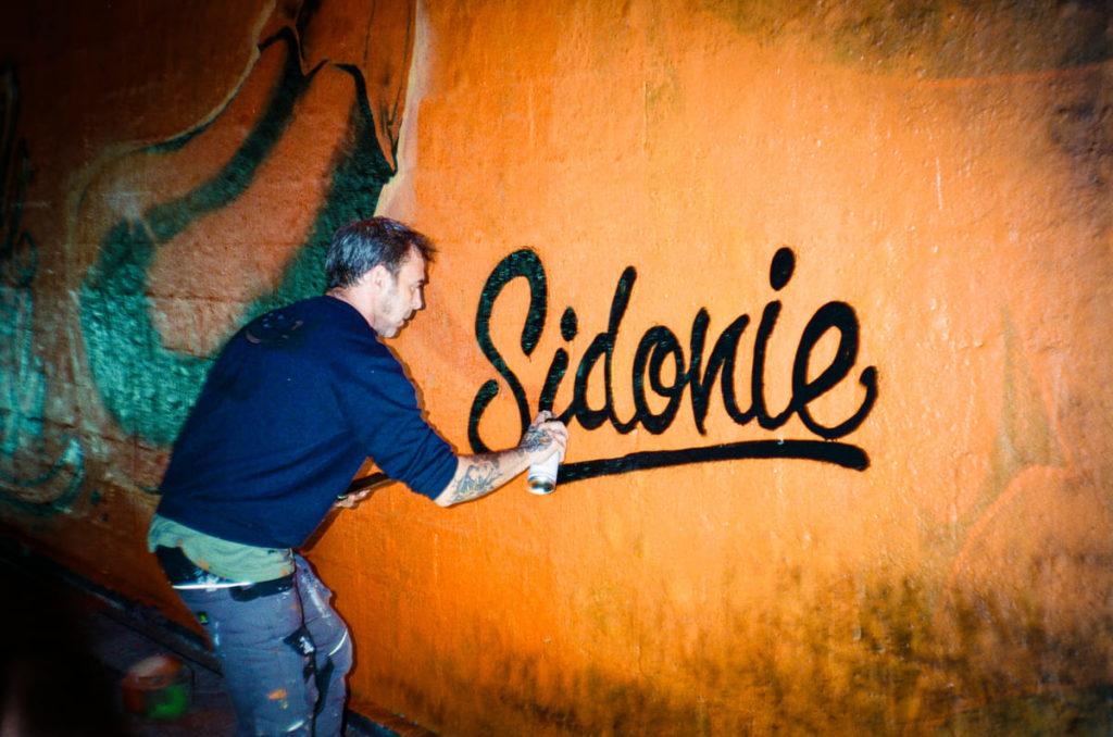 sidonie-catalan-graffiti-mural-tres-xemeneies (5) Street art Sidonie – Catalan Graffiti Barcelona, urban art pop music, Rebobinart