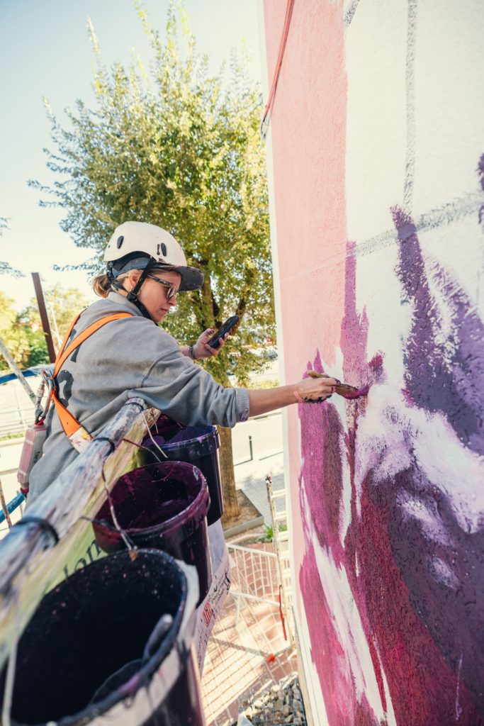 Mural Les Dones de la Trinitat d'Udatxo, barri de la Trinitat, Nou Barris, Barcelona, 2025