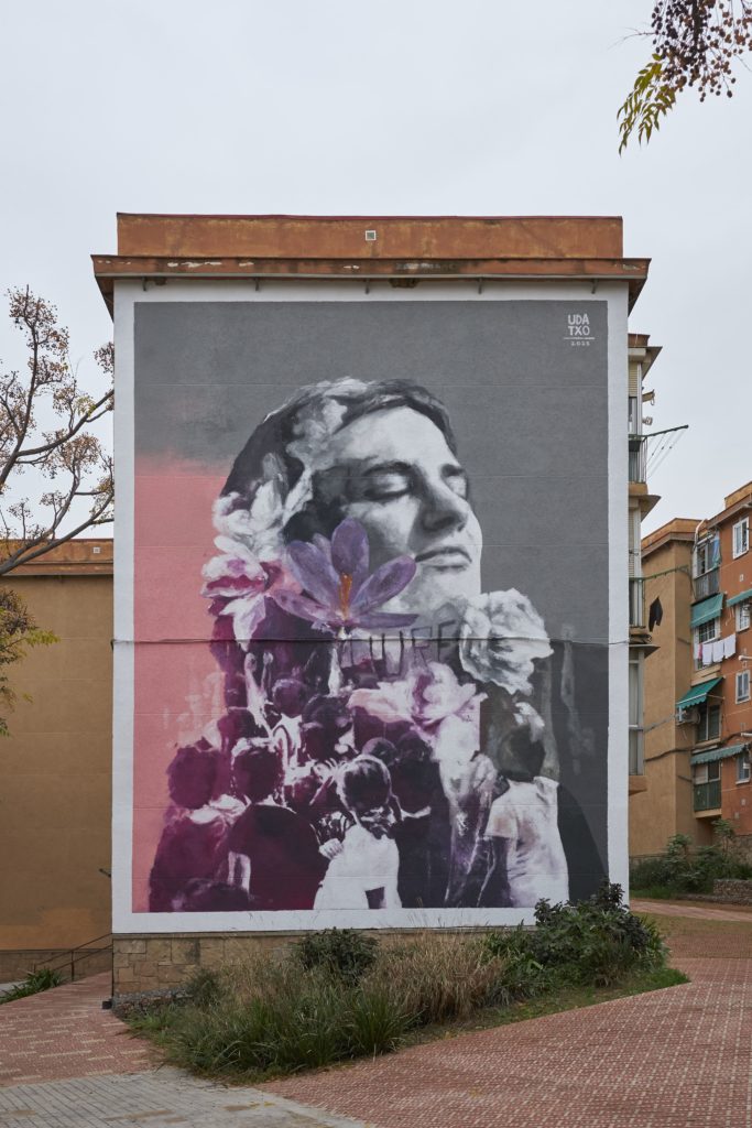 Vista general del mural Les dones de la Trinitat d'Udatxo, barri de la Trinitat Nova, Nou Barris, 2025
