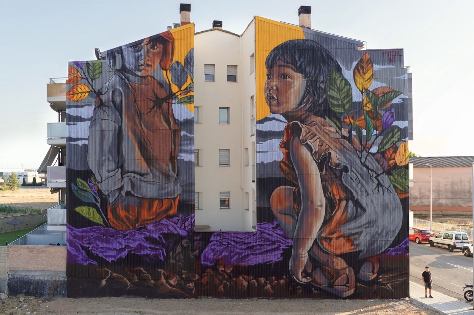 Art públic compromès de Felipe Pincel: mural en dues façanes, muralisme amb missatge davant la publicitat